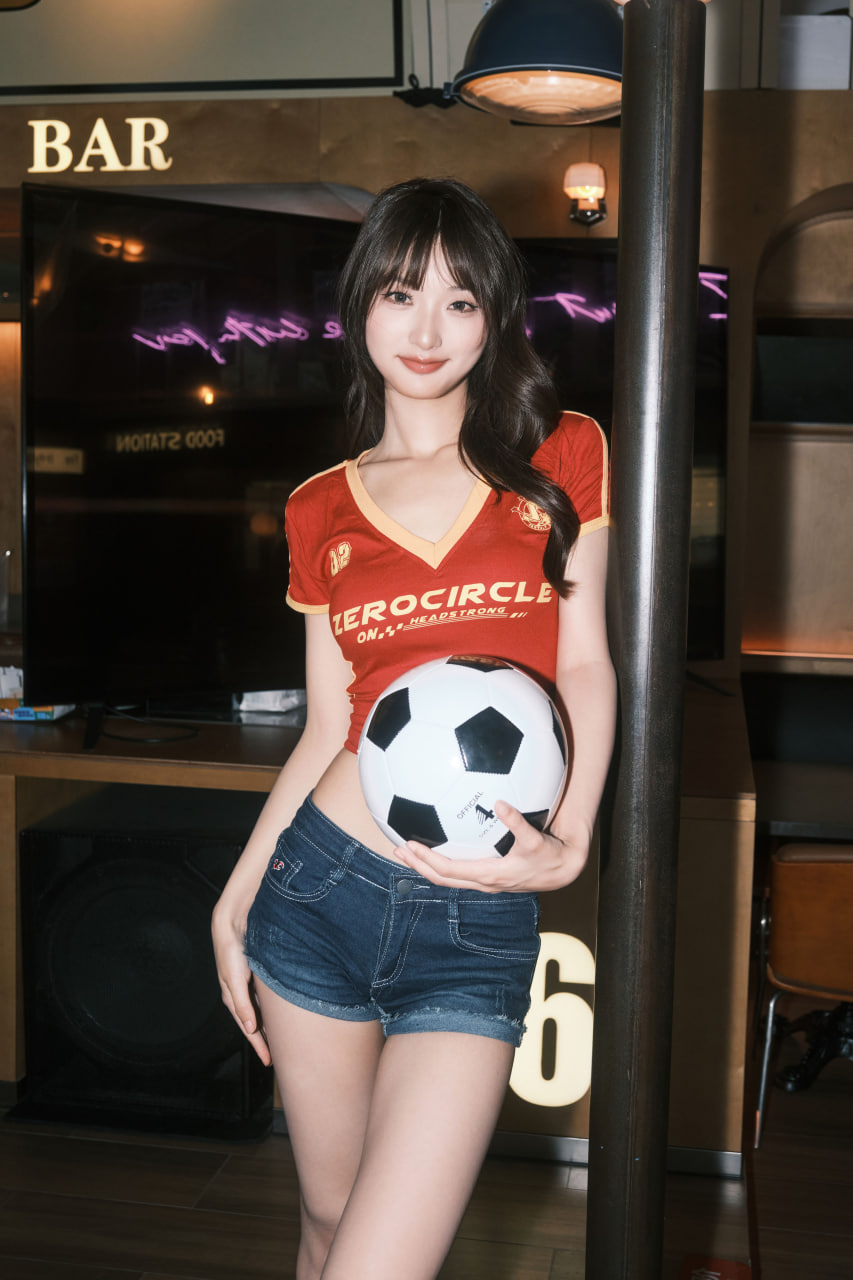 英超2024赛季焦点：C罗短期转会引爆足坛，曼城2-0切尔西领跑积分榜